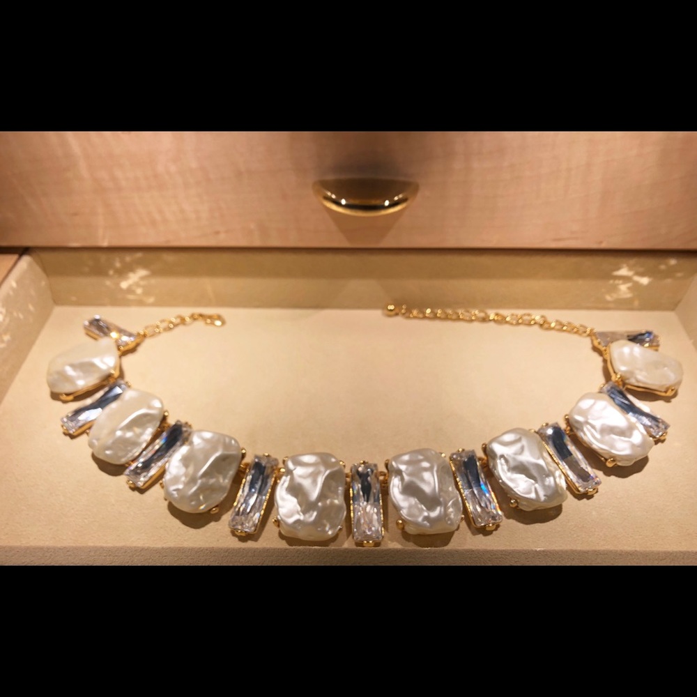 Absolutely Stunning and Super Rare! Kenneth Jay Lane Chunky Necklace!!!